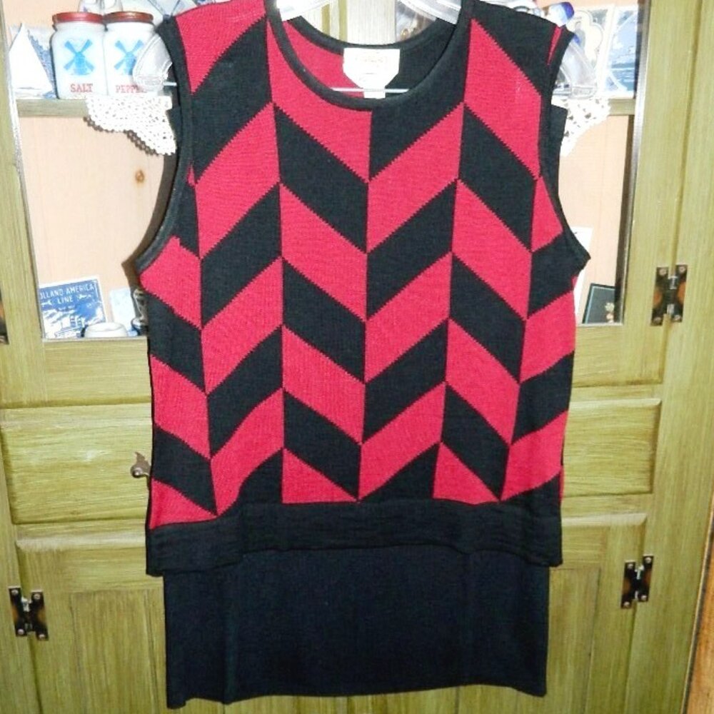 Women’s 2-Piece Outfit Top and Skirt Size Medium TALBOT’S PETITES Black Red